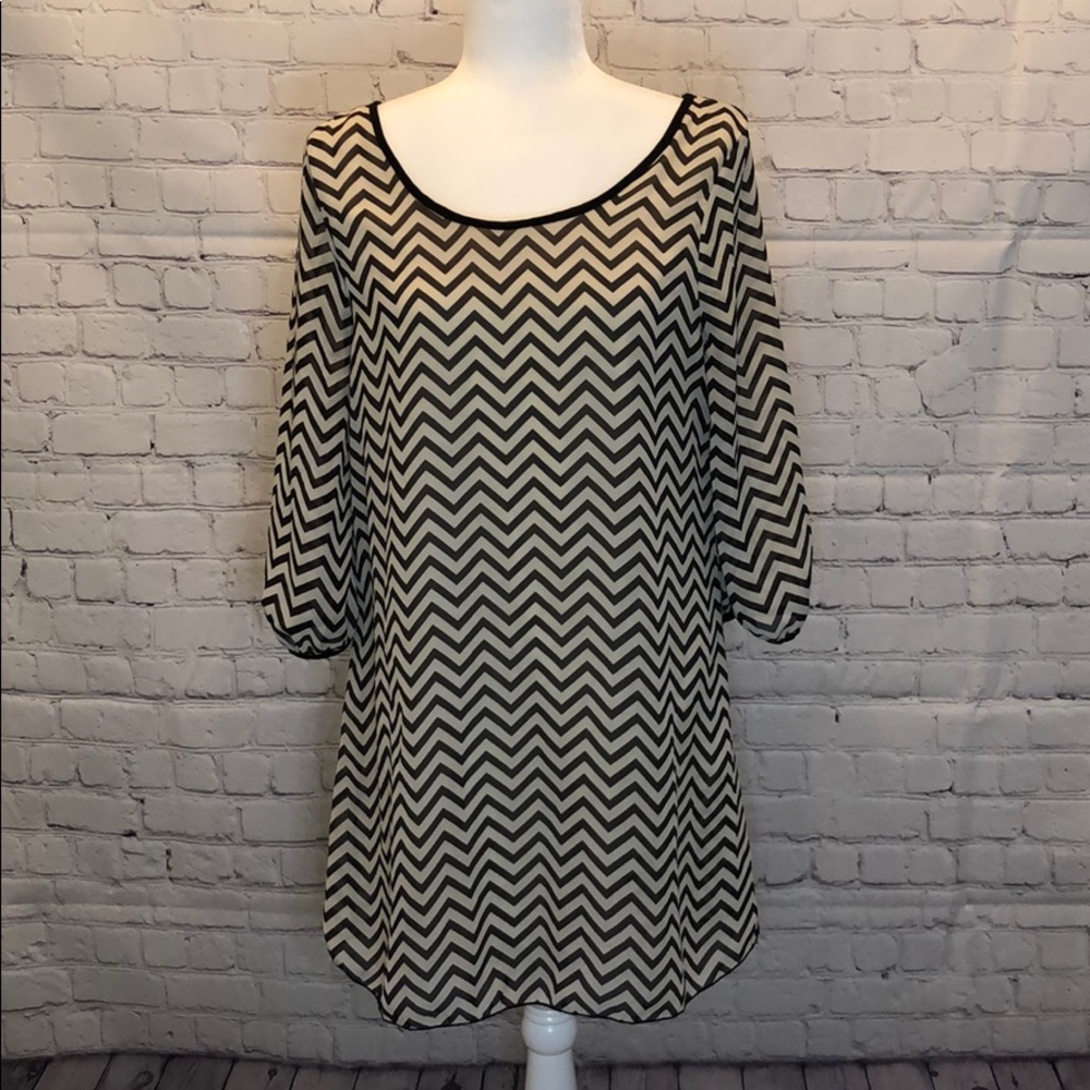 SALE Crece chevron dress
